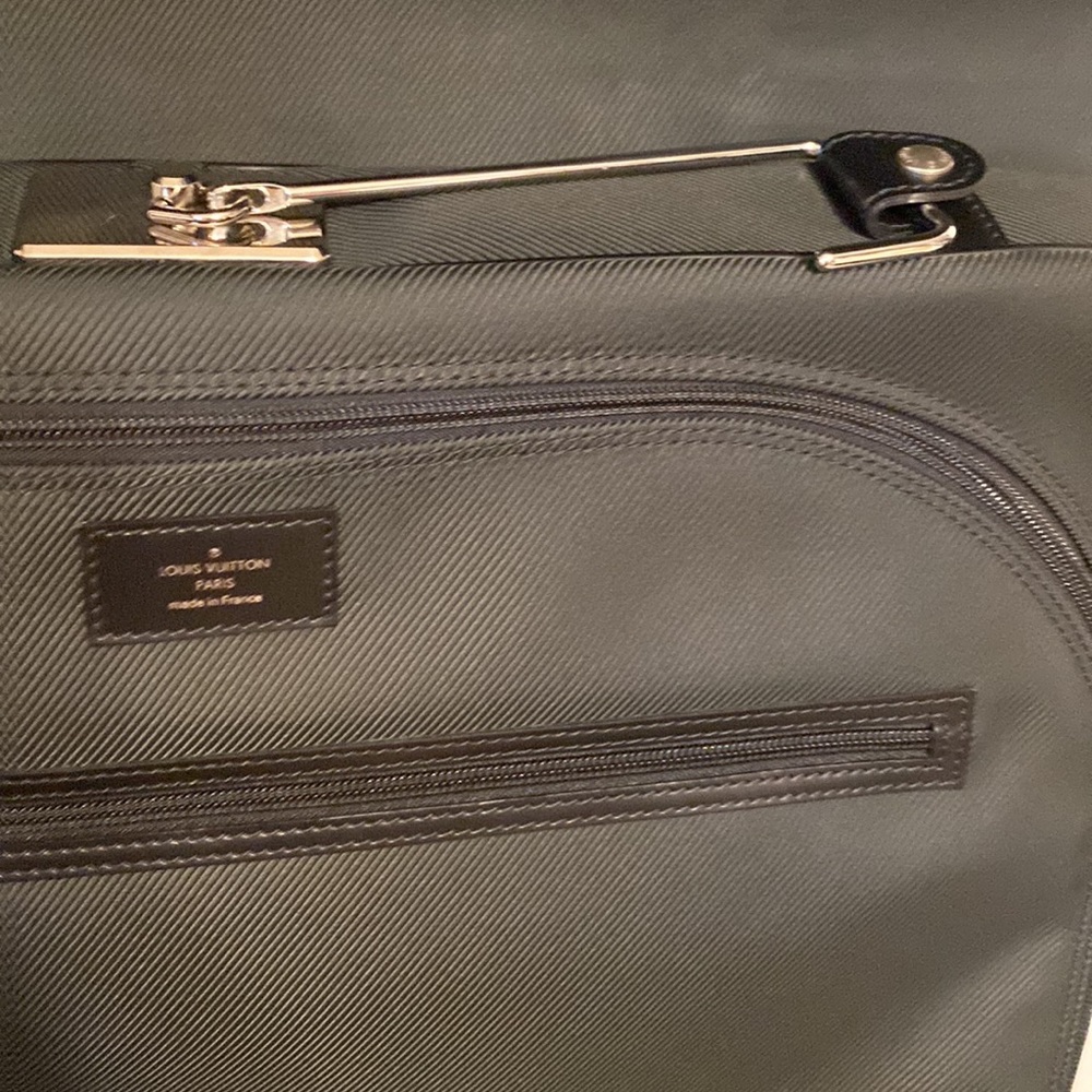 Louis Vuitton Taiga Leather Gibeciere Garment/Travel Bag W/COA - Picture 13 of 17